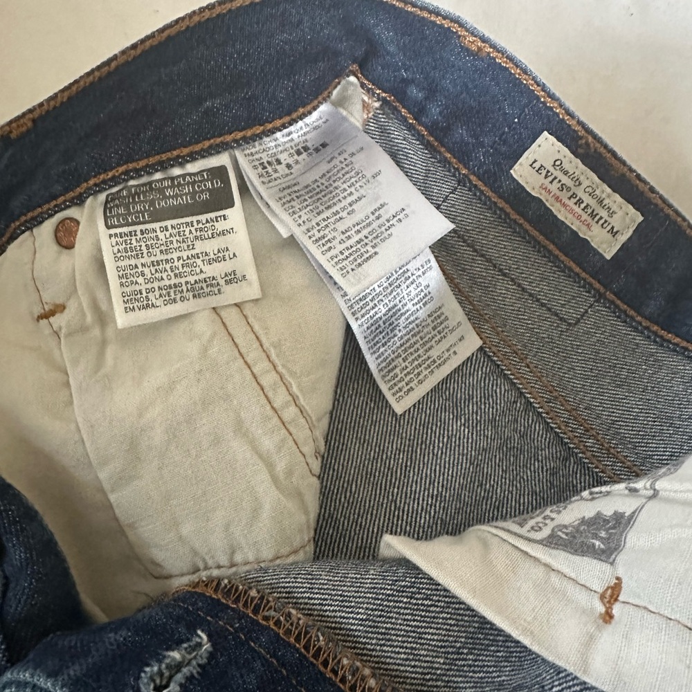 Levi’s shorts - Picture 3 of 4